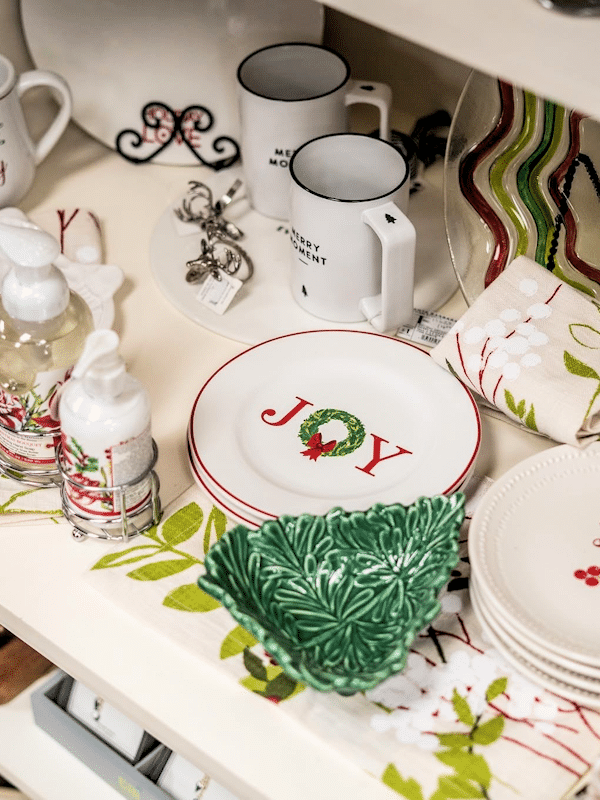 Merle Norman & More Christmas Dishes